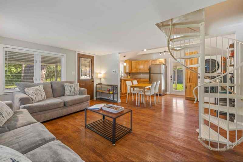 4305 S Shore Dr - Photo 4 of 11
