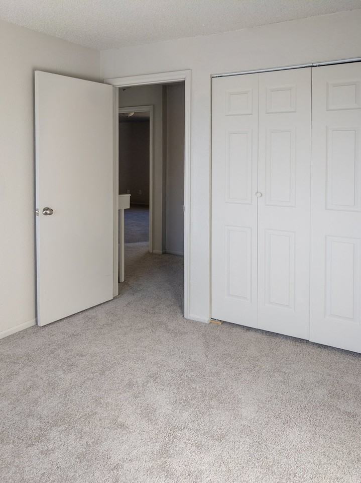 2831 S Truckee St - Photo 3 of 12