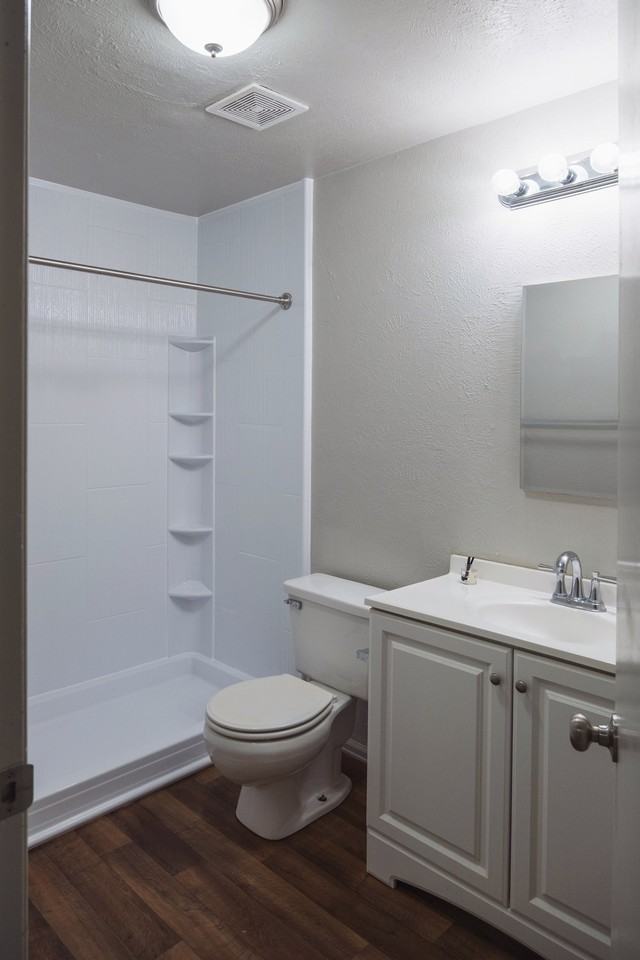 2831 S Truckee St - Photo 5 of 12