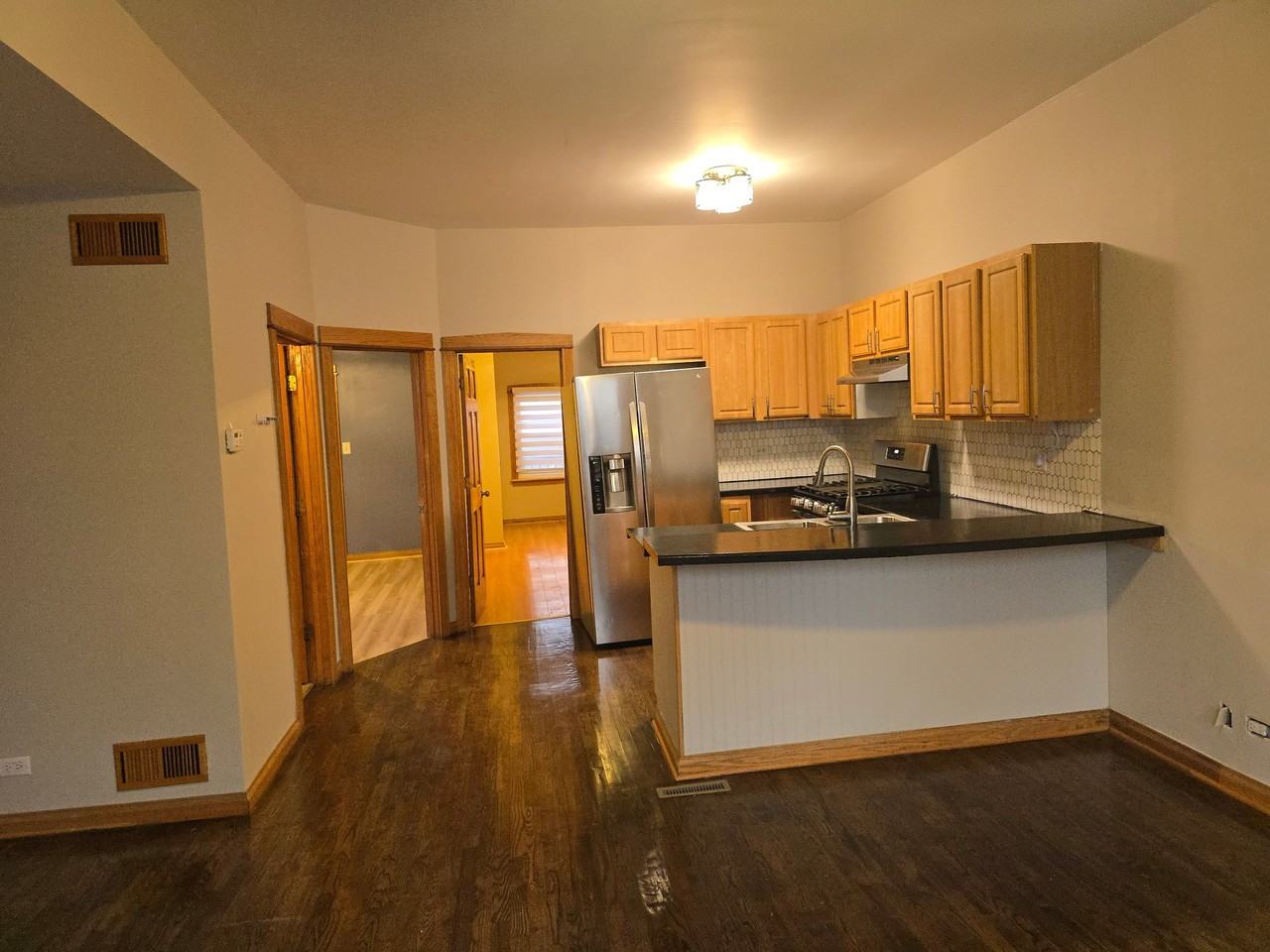 538 W 46th Pl #1 - Photo 3 of 19