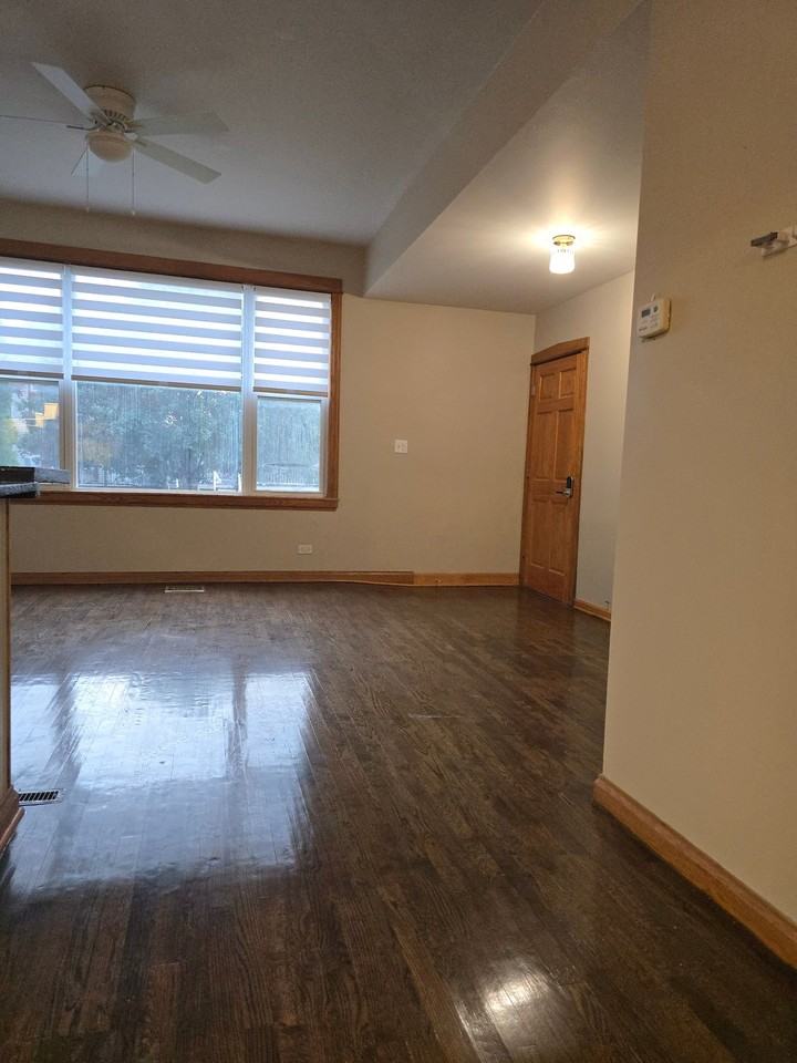 538 W 46th Pl #1 - Photo 5 of 19