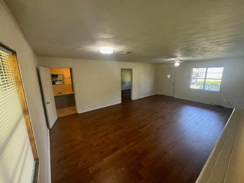 285 9Th St - Photo 2 of 15
