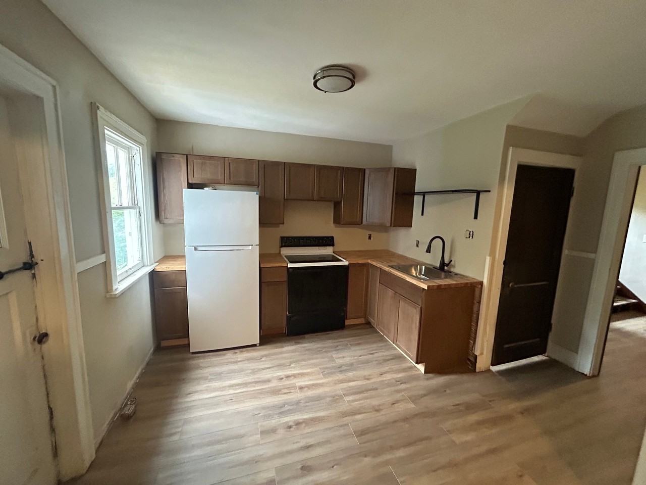 423 W Cedar Ave - Photo 6 of 10