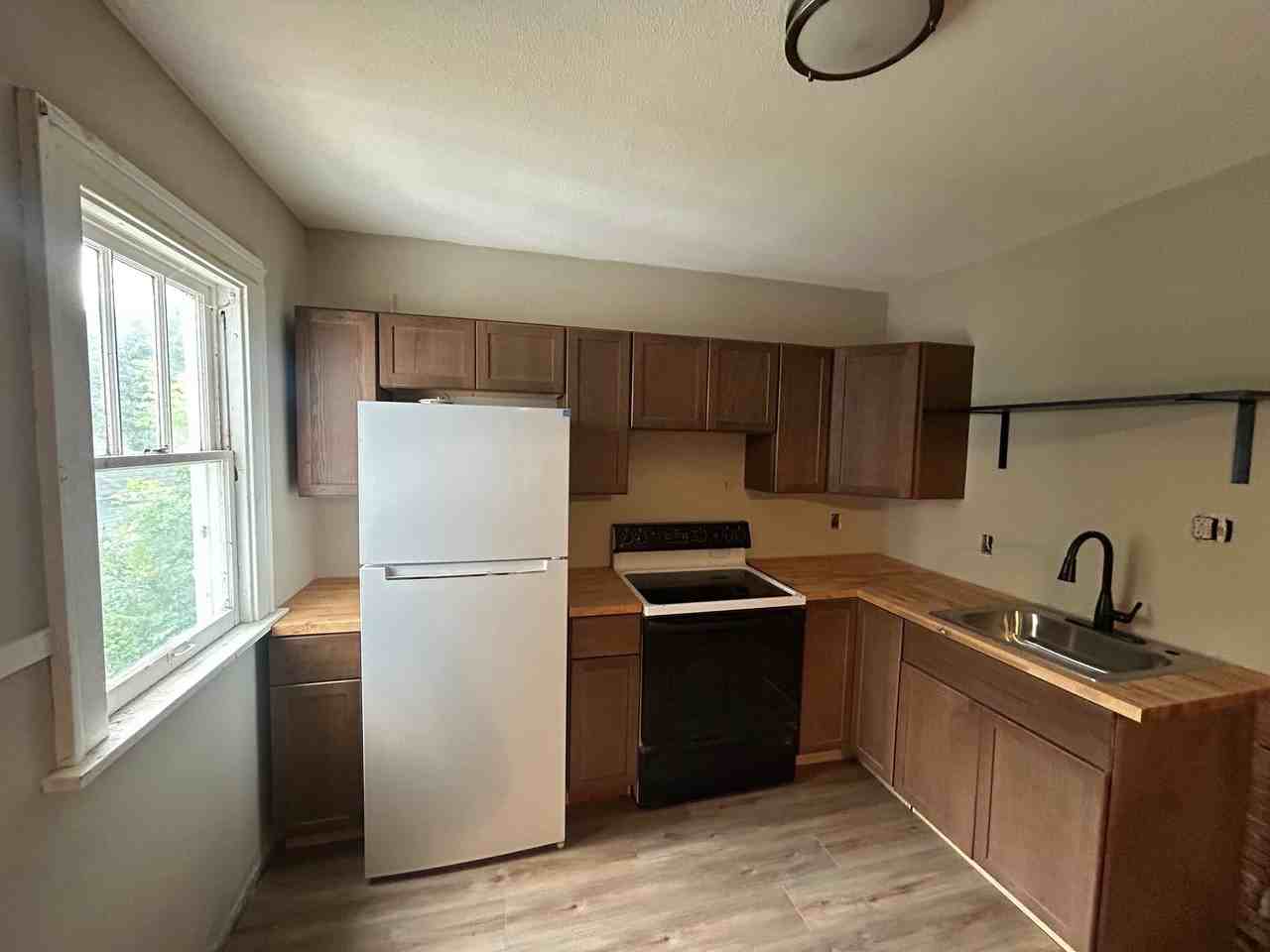 423 W Cedar Ave - Photo 7 of 10