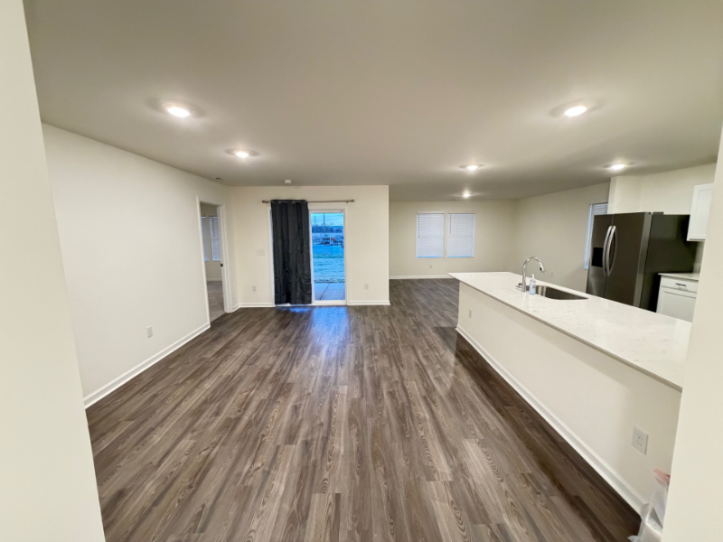 116 Vulcan St - Photo 7 of 12