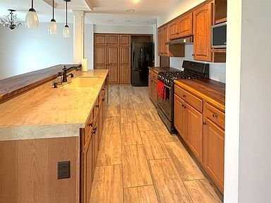 N87W18140 Queensway - Photo 4 of 18