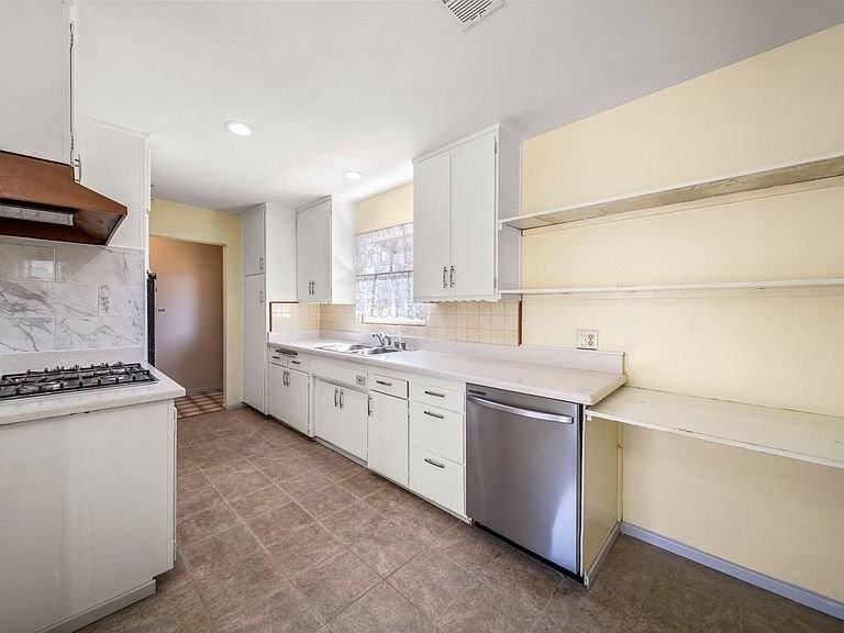 14166 Frame Rd - Photo 4 of 16