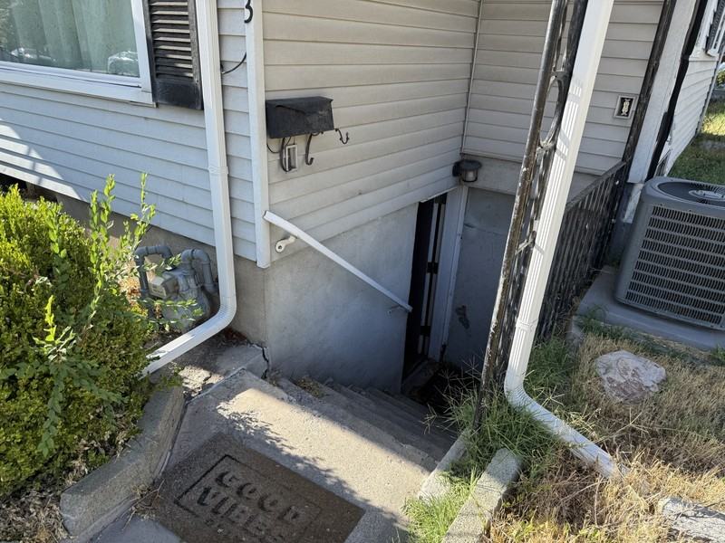 893 E St - Photo 2 of 12