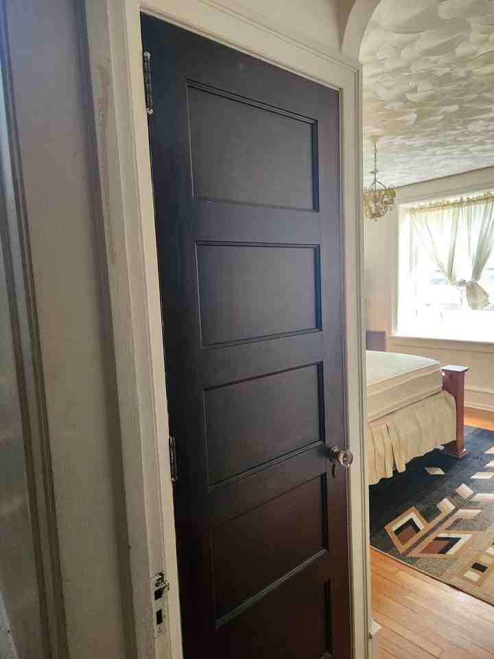 411 E Locust Ave - Photo 4 of 12