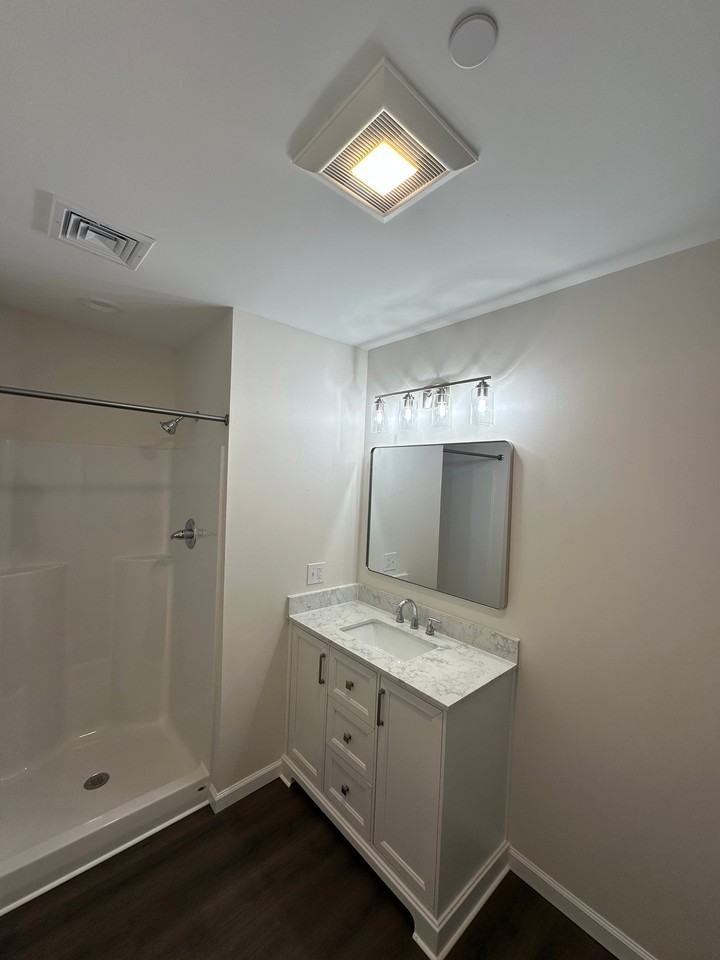 1047 Lincoln St #A - Photo 7 of 11