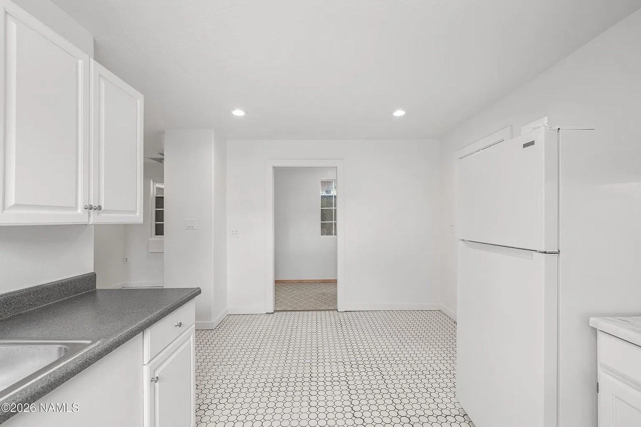 3500 W Mountain Dr - Photo 5 of 20