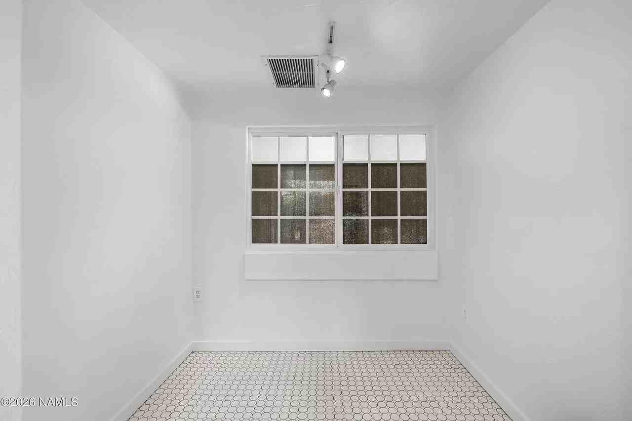 3500 W Mountain Dr - Photo 7 of 20