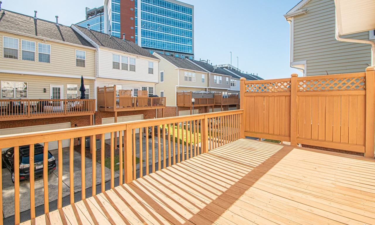 14025 Labeau Ave - Photo 4 of 20