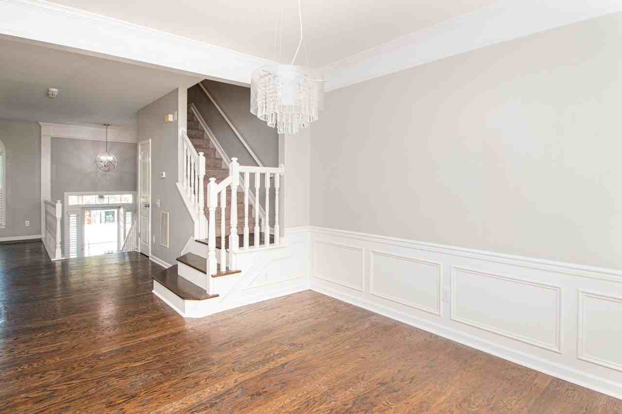 14025 Labeau Ave - Photo 5 of 20