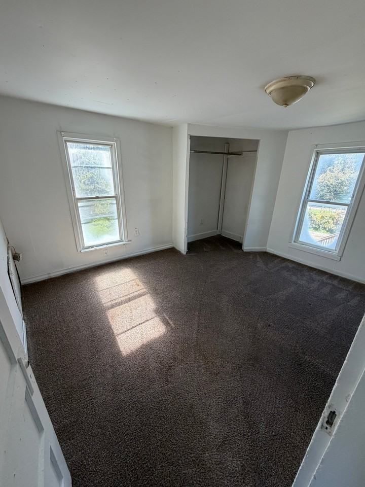 2087 Minnesota Ave - Photo 6 of 8