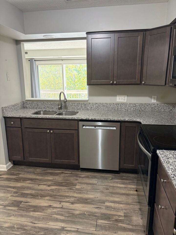 2360 Canterbury Rd #3 - Photo 2 of 10