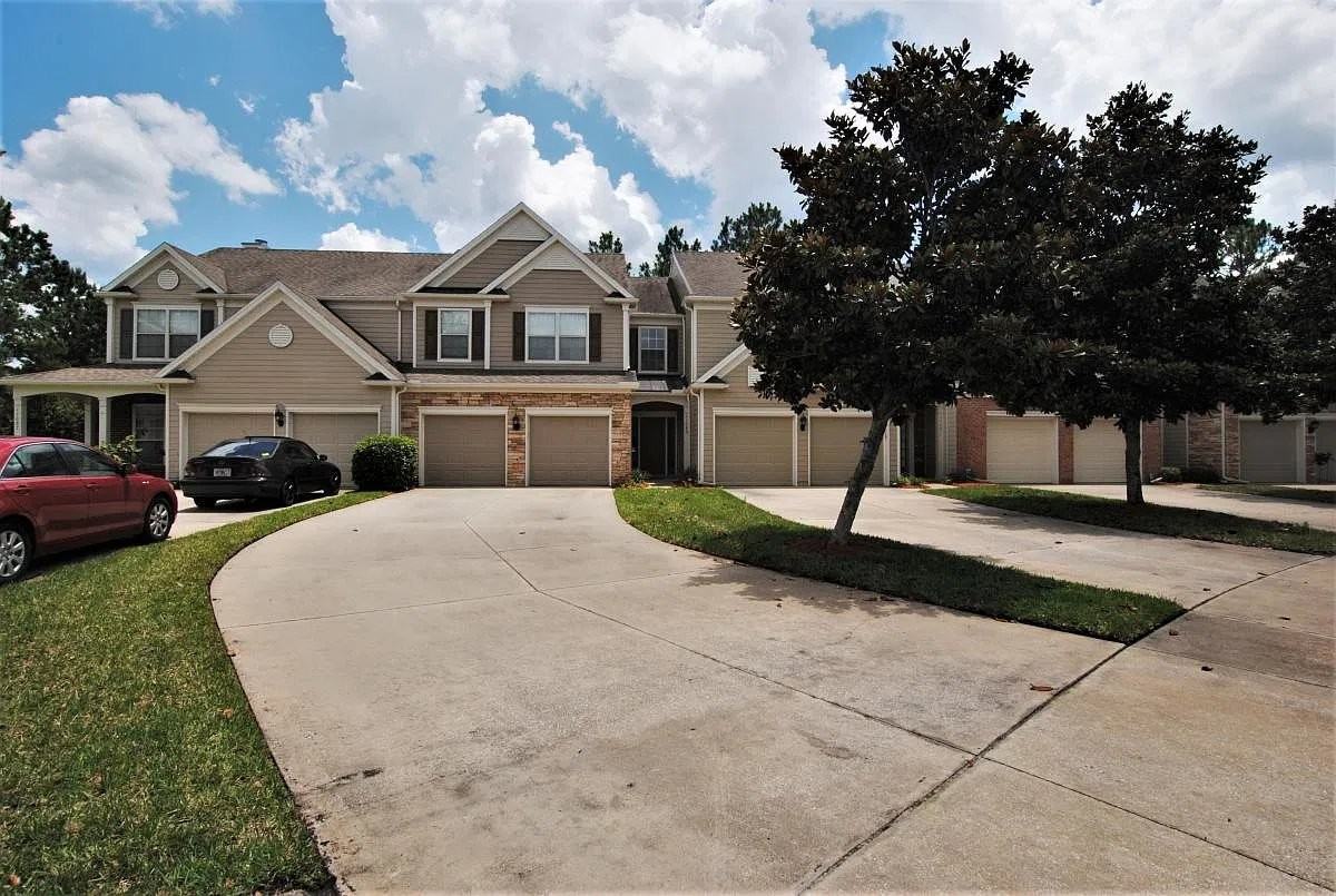 11089 Castlemain Cir S - Photo 2 of 24