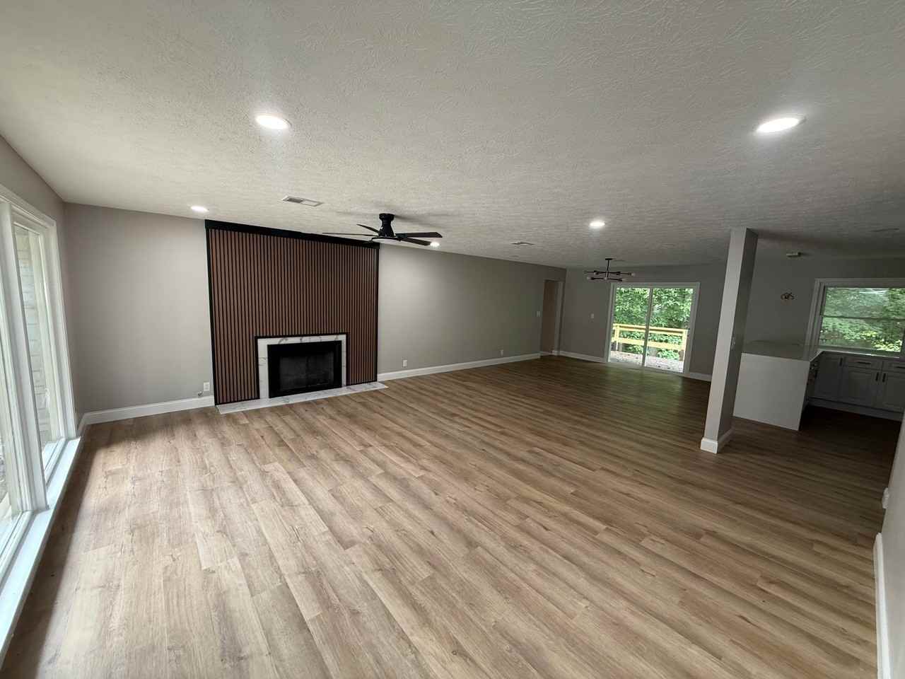 212 Pawnee Dr - Photo 2 of 13