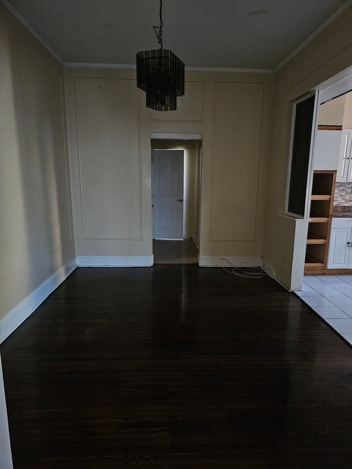 402 Franklin Ave #FL1 - Photo 2 of 5