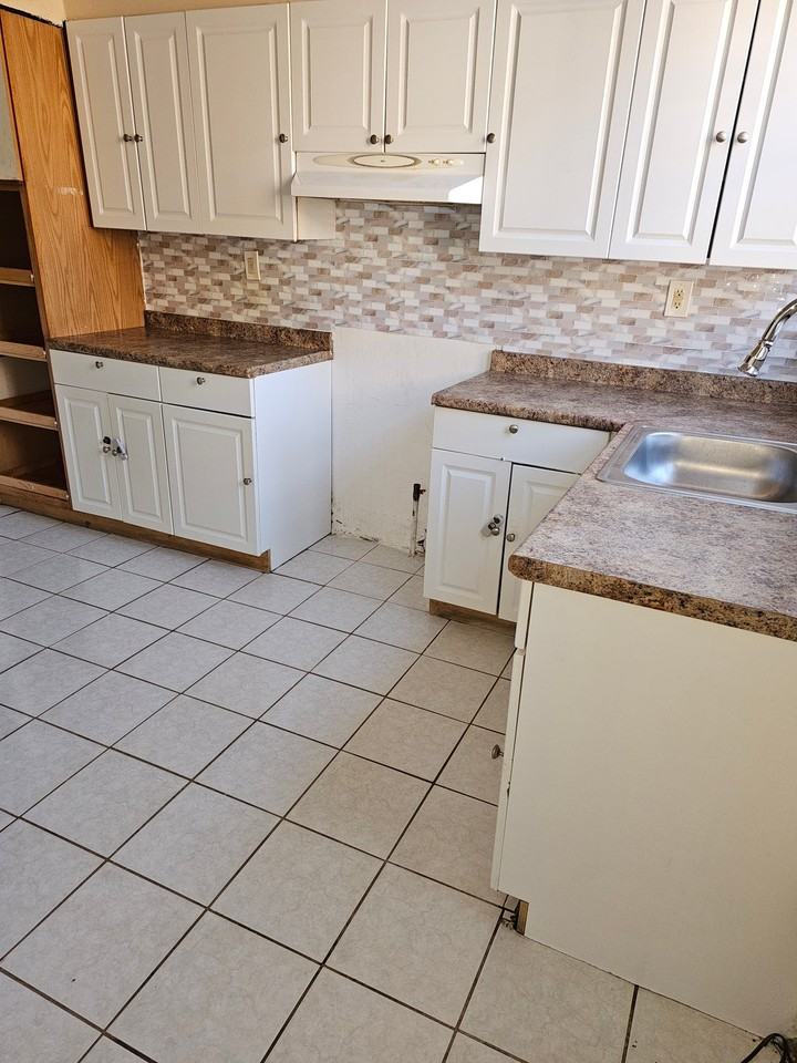 402 Franklin Ave #FL1 - Photo 3 of 5
