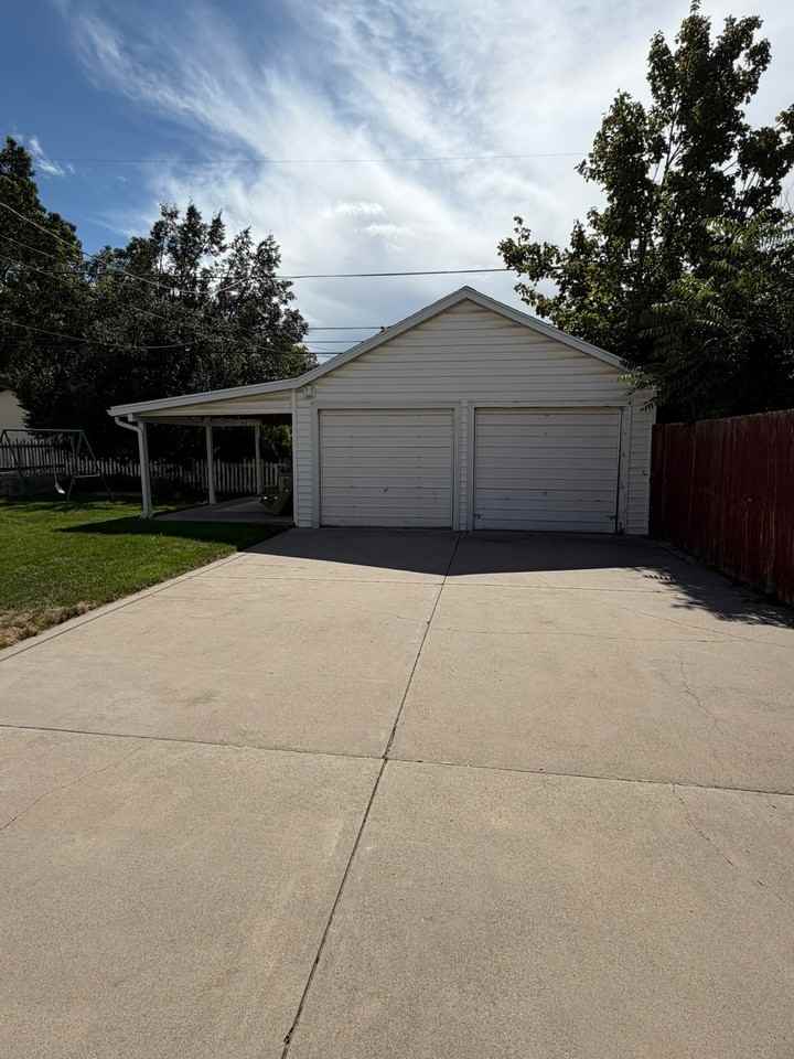2160 E Kensington Ave - Photo 3 of 17