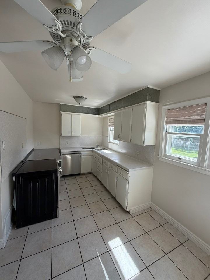 2160 E Kensington Ave - Photo 5 of 17