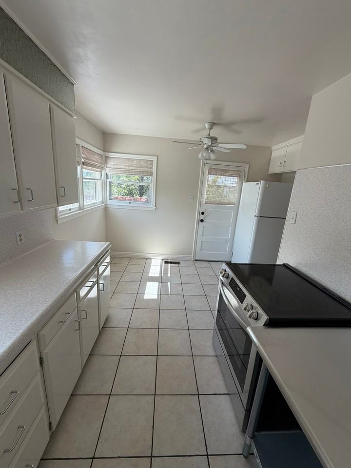 2160 E Kensington Ave - Photo 6 of 17