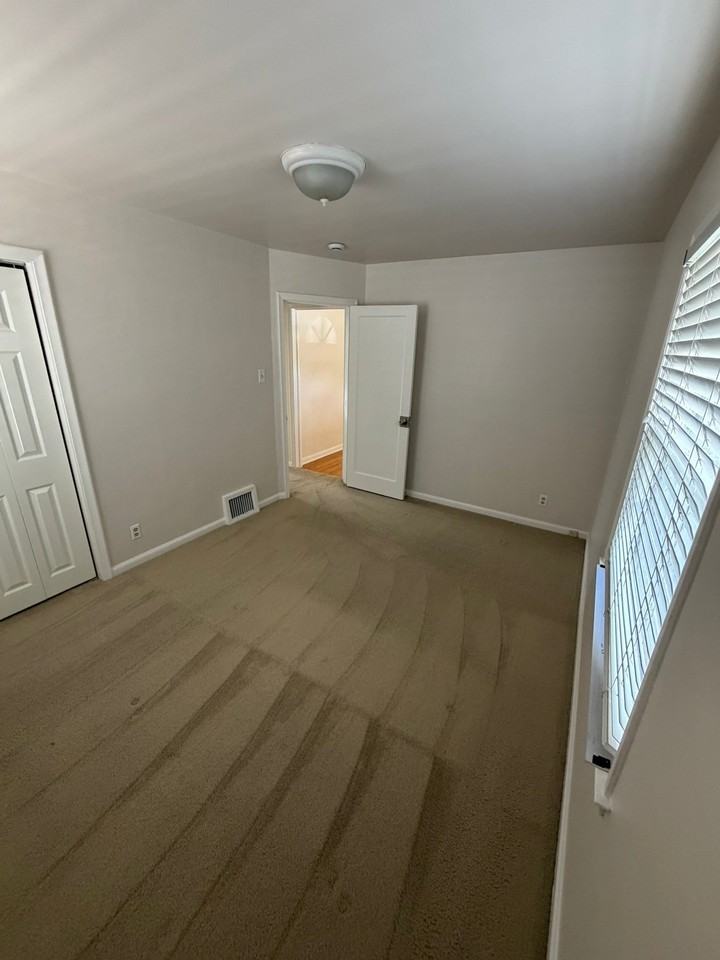 2160 E Kensington Ave - Photo 7 of 17