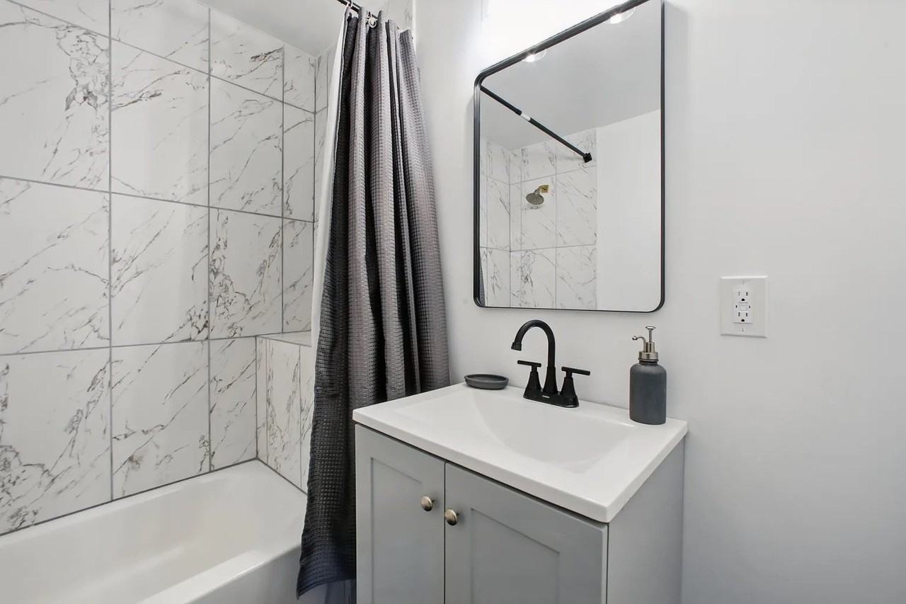 4705 Pease St #B - Photo 4 of 11