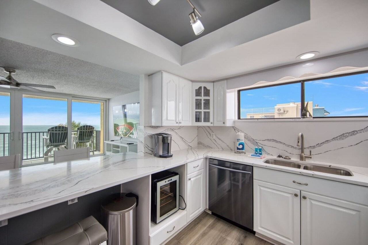 14146 Gulf Blvd #3C - Photo 6 of 16