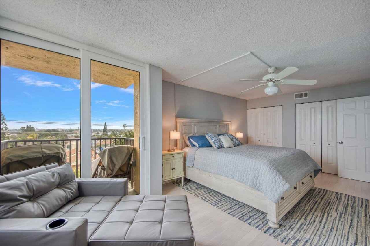 14146 Gulf Blvd #3C - Photo 7 of 16