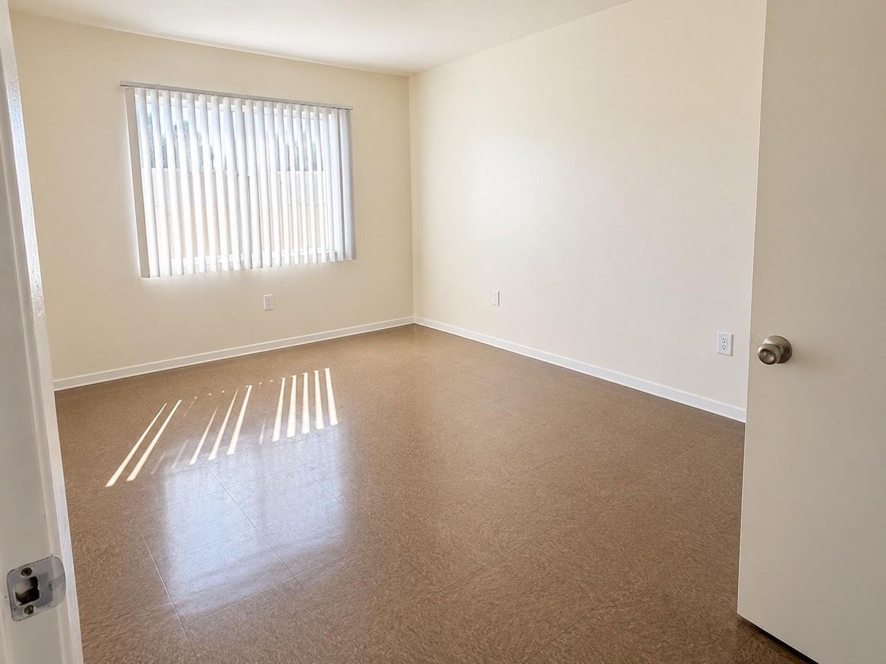 831 S Grand View St #103 - Photo 3 of 16