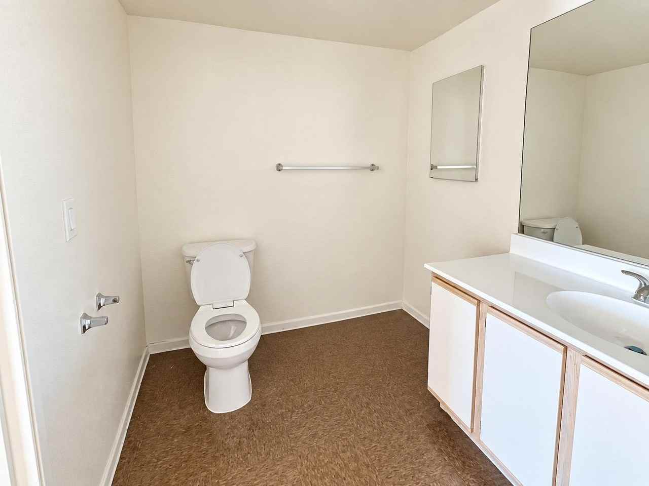 831 S Grand View St #103 - Photo 5 of 16