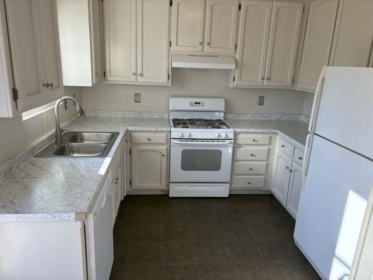 159 Artesia Dr - Photo 7 of 20