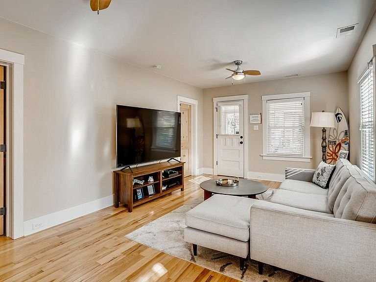 2335 South St - Photo 6 of 8