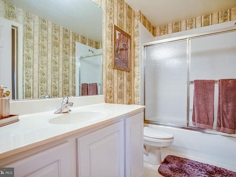25 Buchanan Ct - Photo 2 of 7