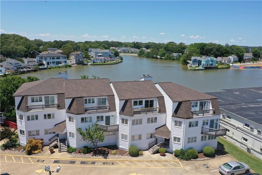 209 Lake Dr - Photo 2 of 20