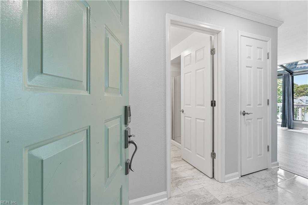 209 Lake Dr - Photo 3 of 20