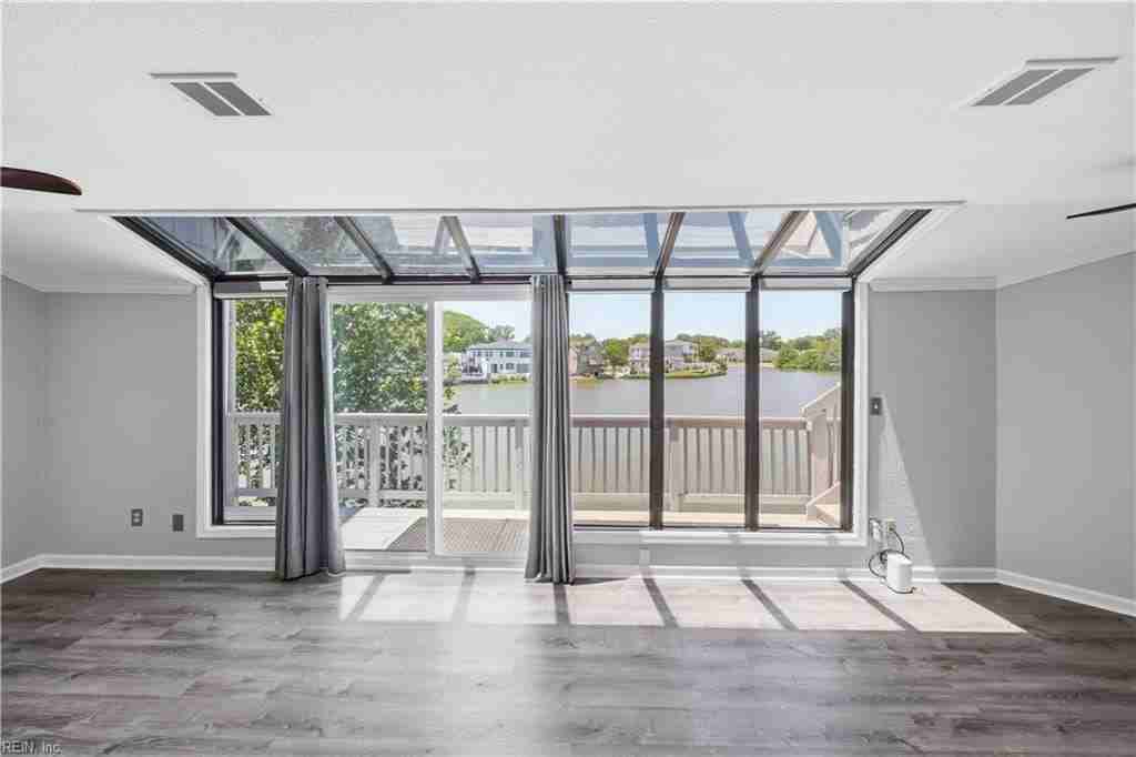 209 Lake Dr - Photo 5 of 20