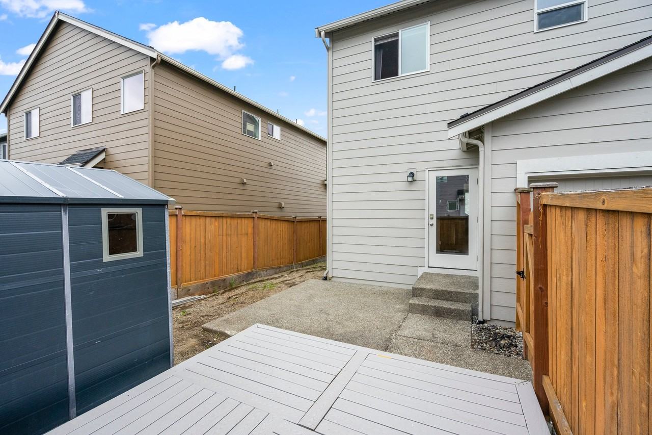 218 Elderberry St - Photo 5 of 24