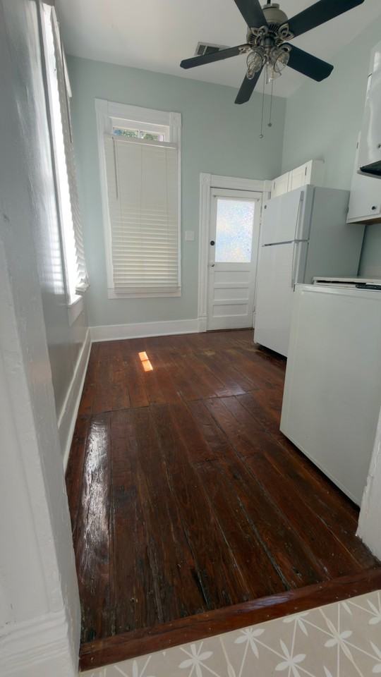 900 Sabine St #2 - Photo 3 of 13