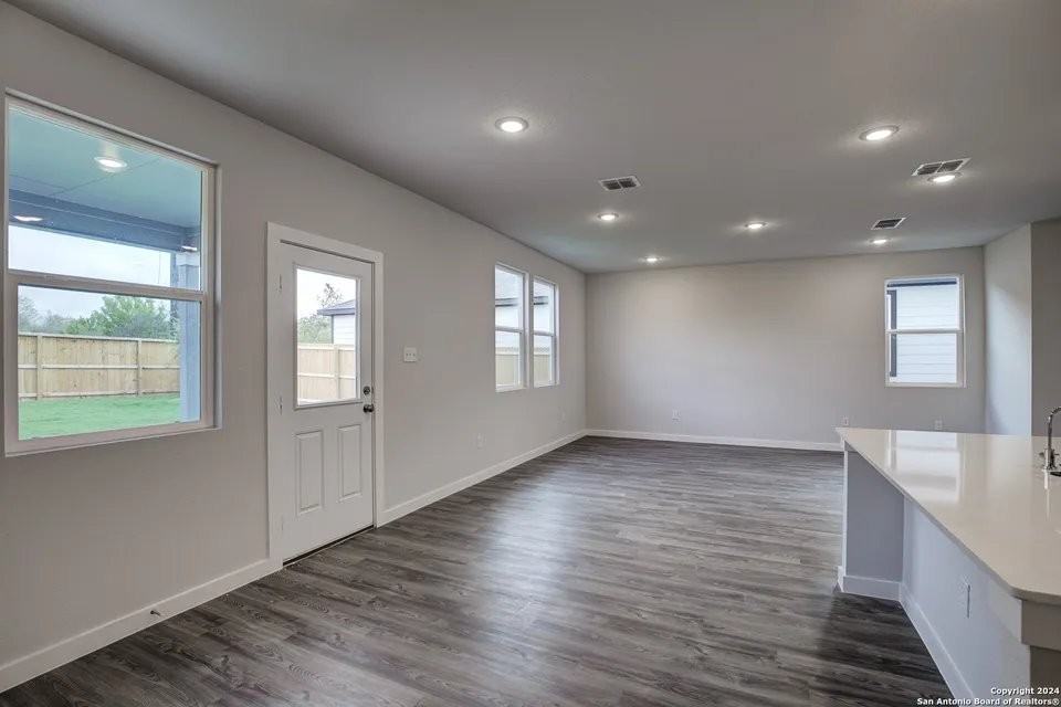 12515 Spike Hts - Photo 6 of 20