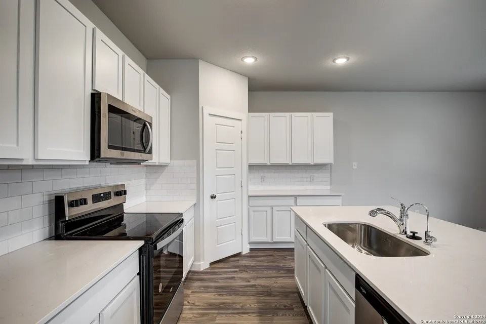 12515 Spike Hts - Photo 7 of 20