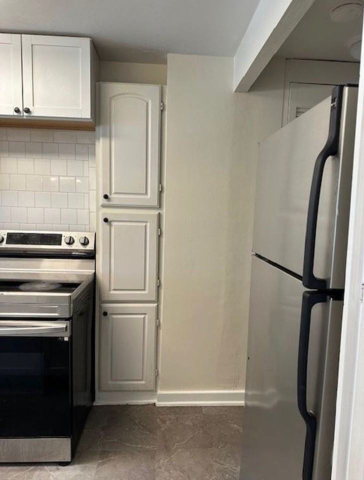 2426 Mercer St - Photo 4 of 9