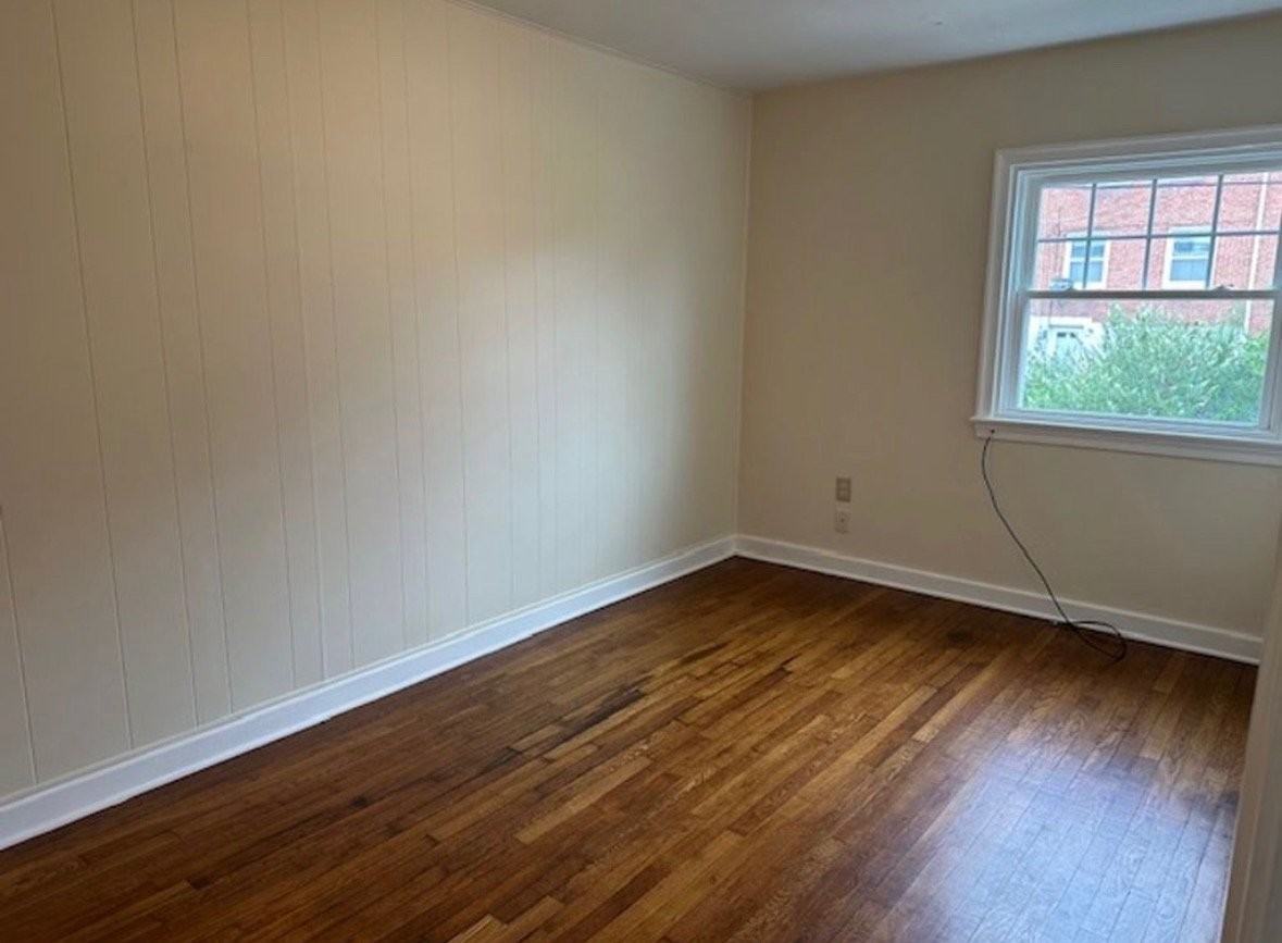 2426 Mercer St - Photo 6 of 9