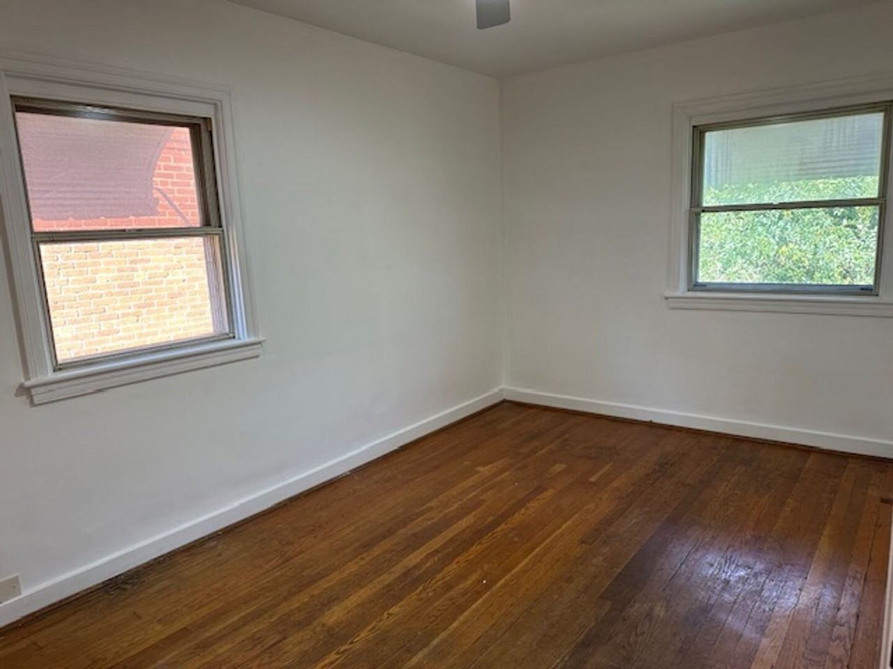 2426 Mercer St - Photo 7 of 9