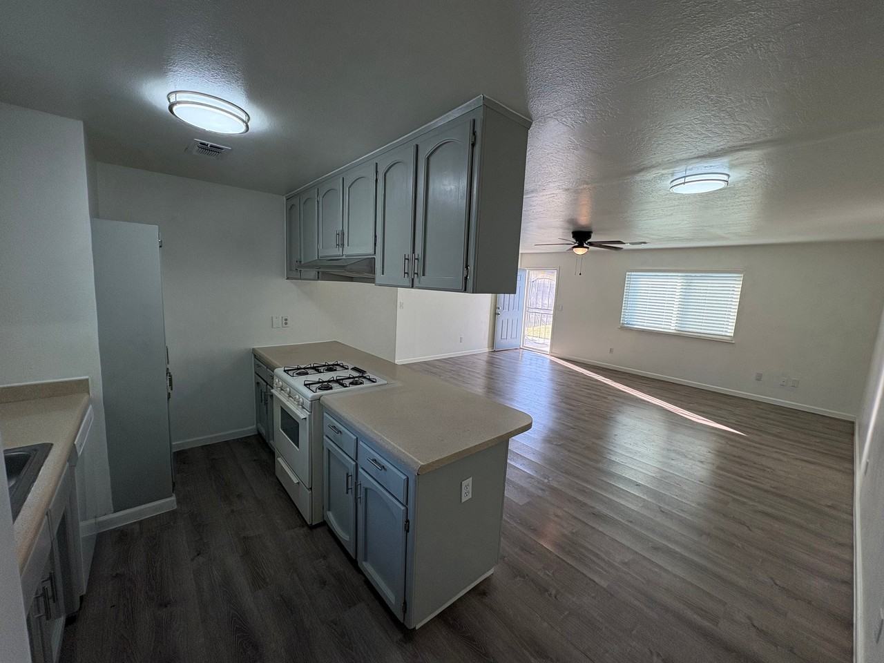 2045 Parker Pl #A - Photo 2 of 17