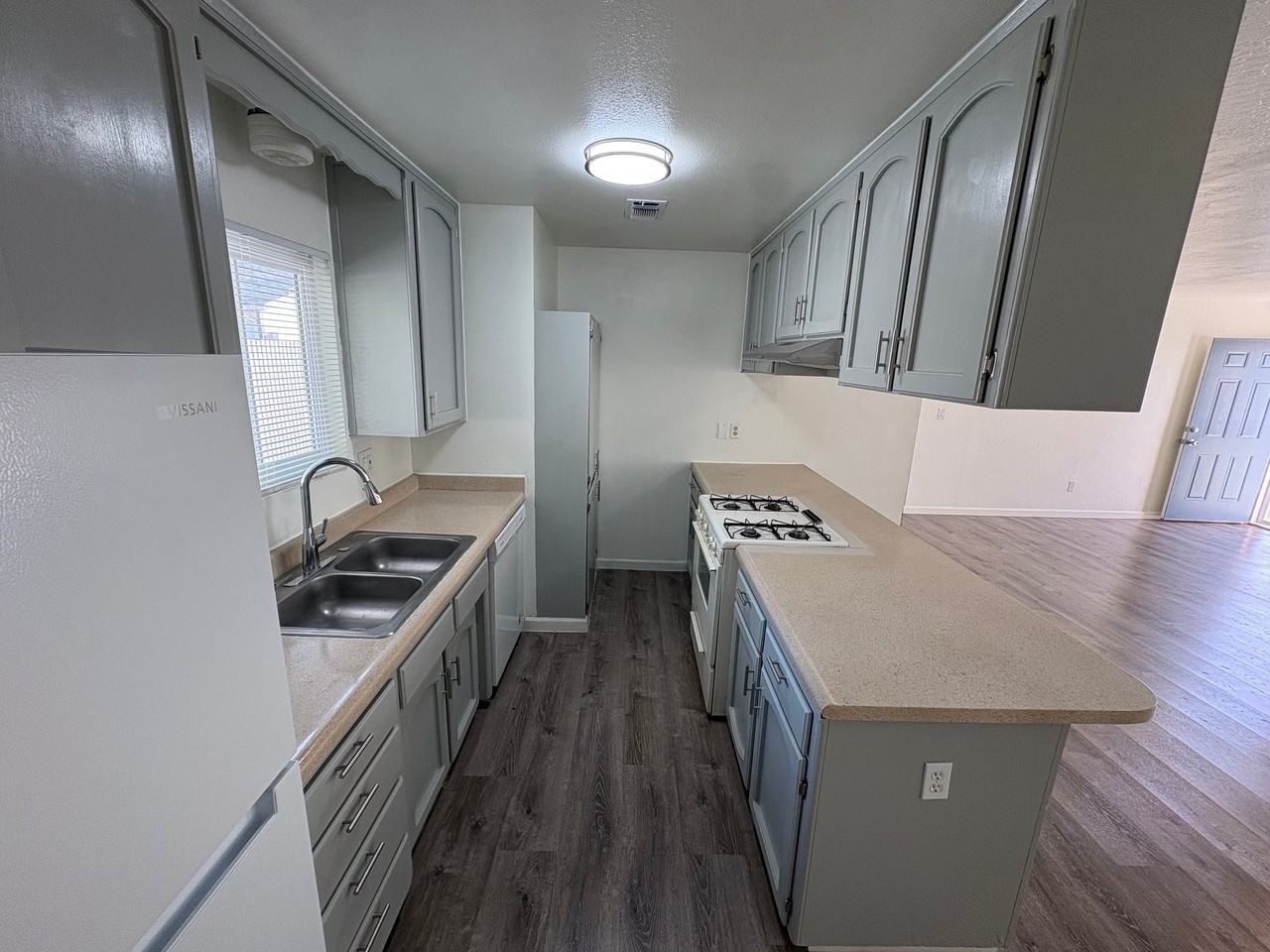 2045 Parker Pl #A - Photo 3 of 17