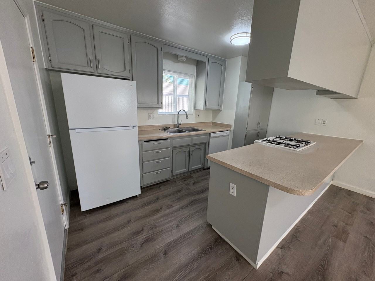 2045 Parker Pl #A - Photo 4 of 17