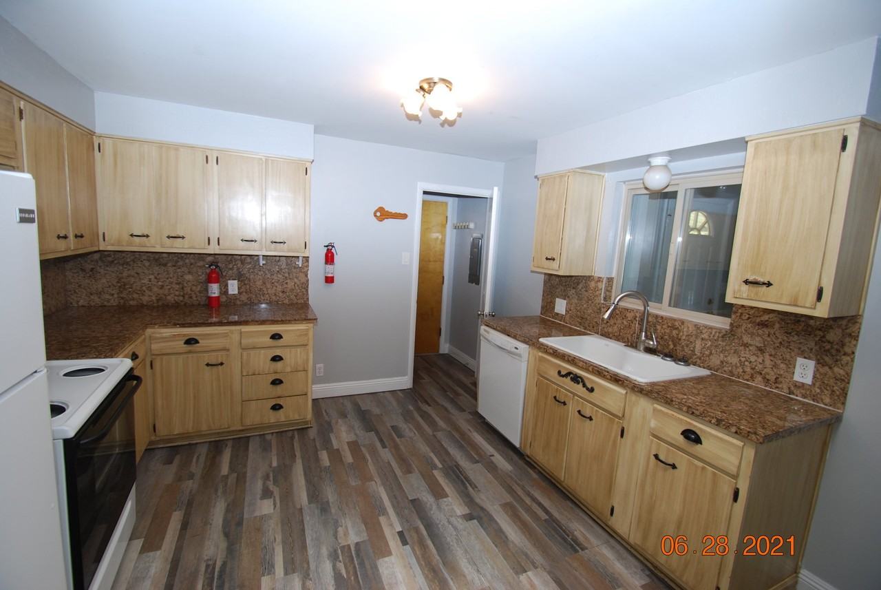 421 Wn - Photo 2 of 5